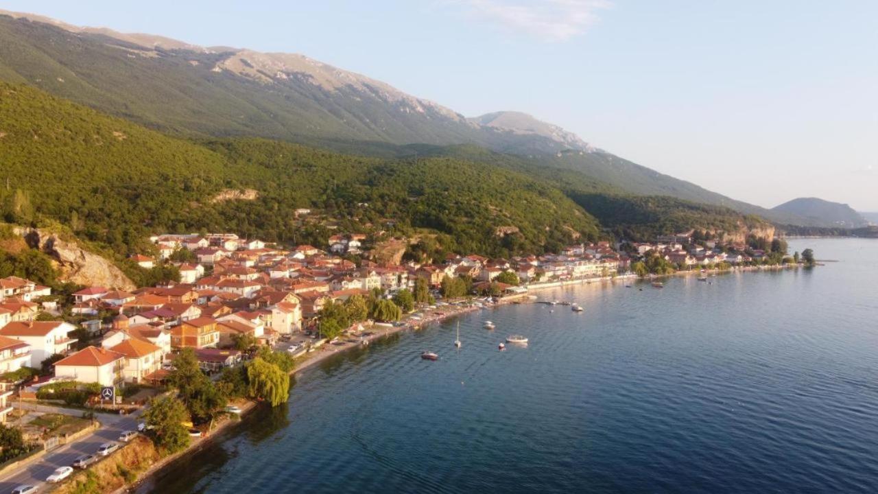 Villa Lakeview Paradise Пештані Екстер'єр фото