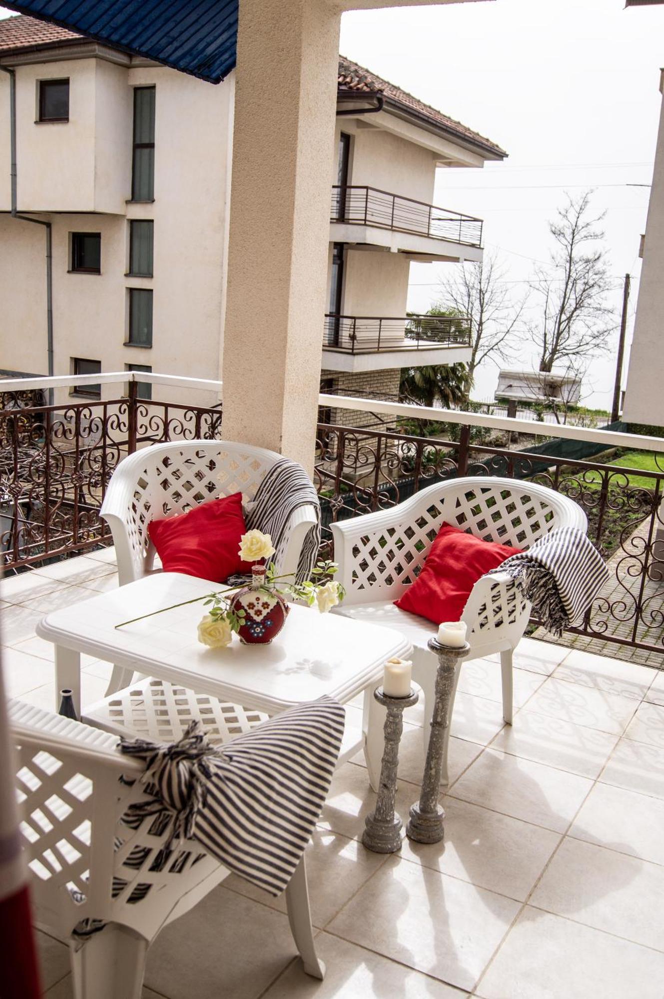 Villa Lakeview Paradise Пештані Екстер'єр фото